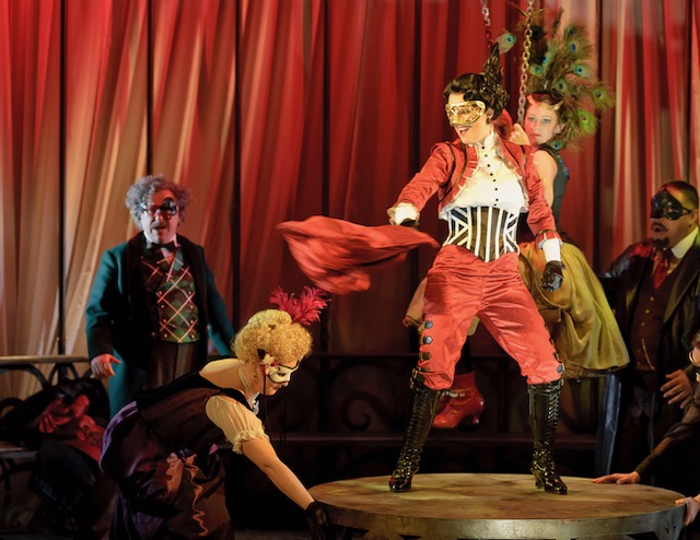 Flora in La Traviata &copy;Albert Comper